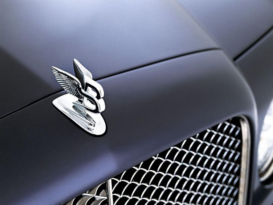 Детали экстерьера Bentley Arnage Drop Head Coupe 2005 года  (фото 8 из 20)
